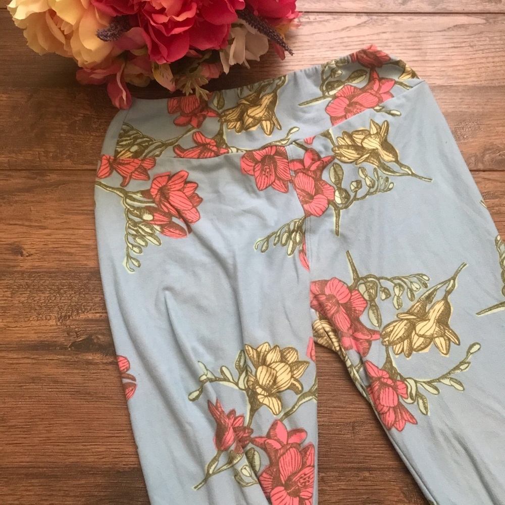 Lularoe Blue Floral Leggings